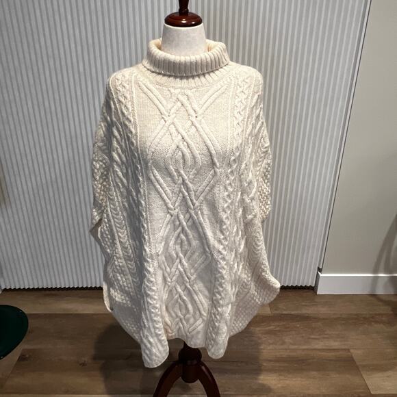 Chloe Sweaters - CHLOE Women's Cable Knit Poncho Size L In Pale Yellow